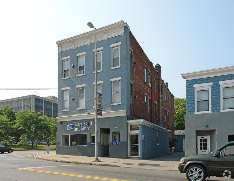 220 Main St, Poughkeepsie, NY à vendre - Photo de l’immeuble – Image 2 sur 2