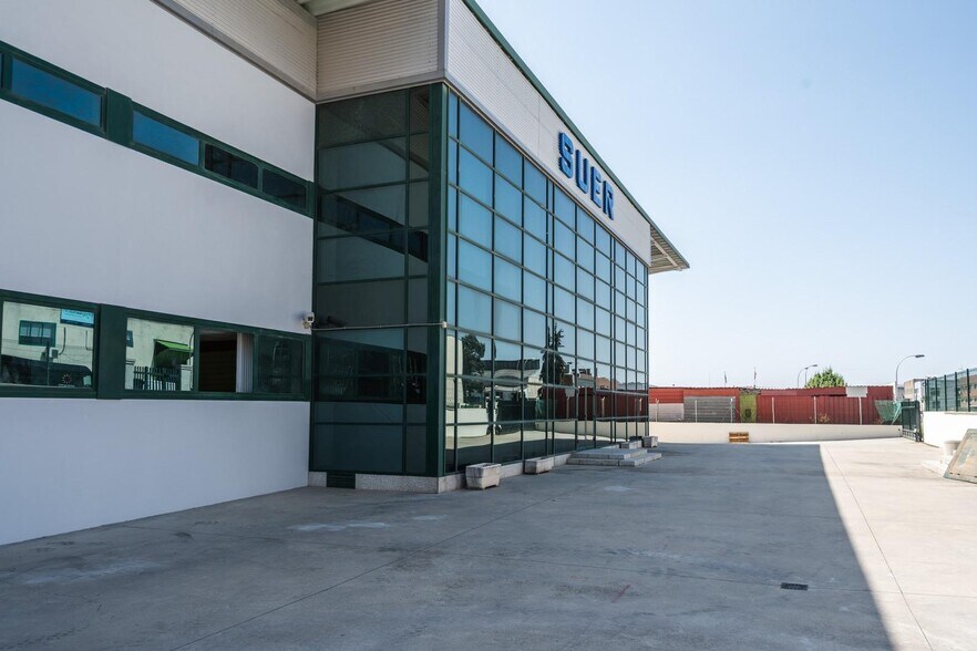 Industriel/Logistique dans Colmenar Viejo, Madrid à vendre - Photo de l’immeuble – Image 3 sur 30