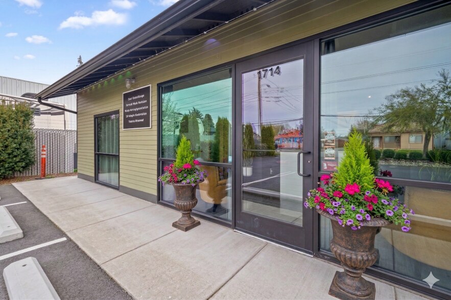1714 S 2nd St, Mount Vernon, WA à louer - Photo de l’immeuble – Image 2 sur 13
