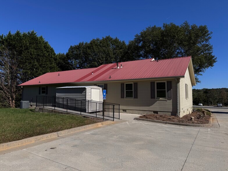 5297 Cleveland Hwy, Clermont, GA à louer - Photo de l’immeuble – Image 2 sur 10