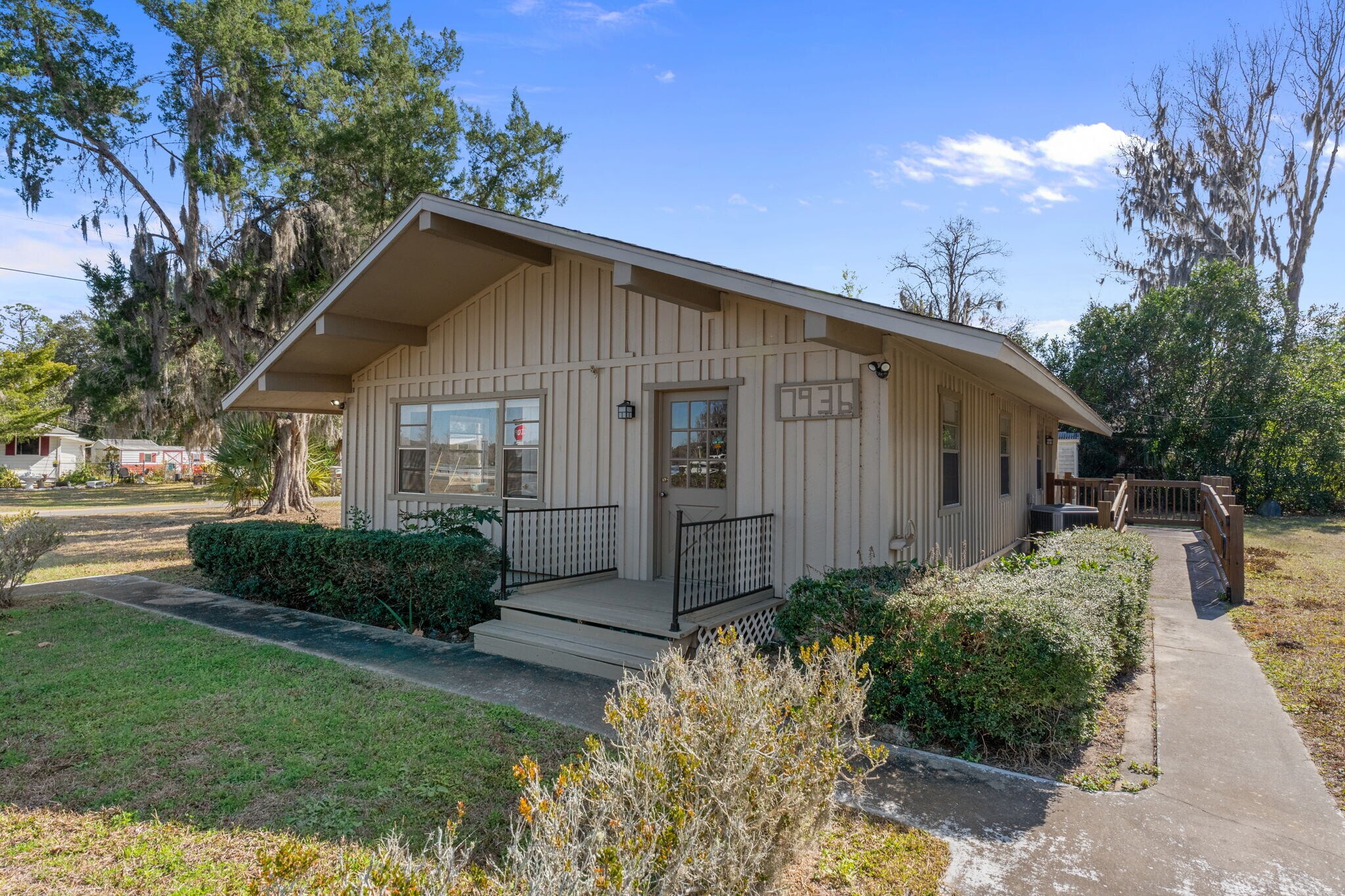 7936 E Gulf To Lake Hwy, Inverness, FL à vendre Photo de l’immeuble– Image 1 sur 29