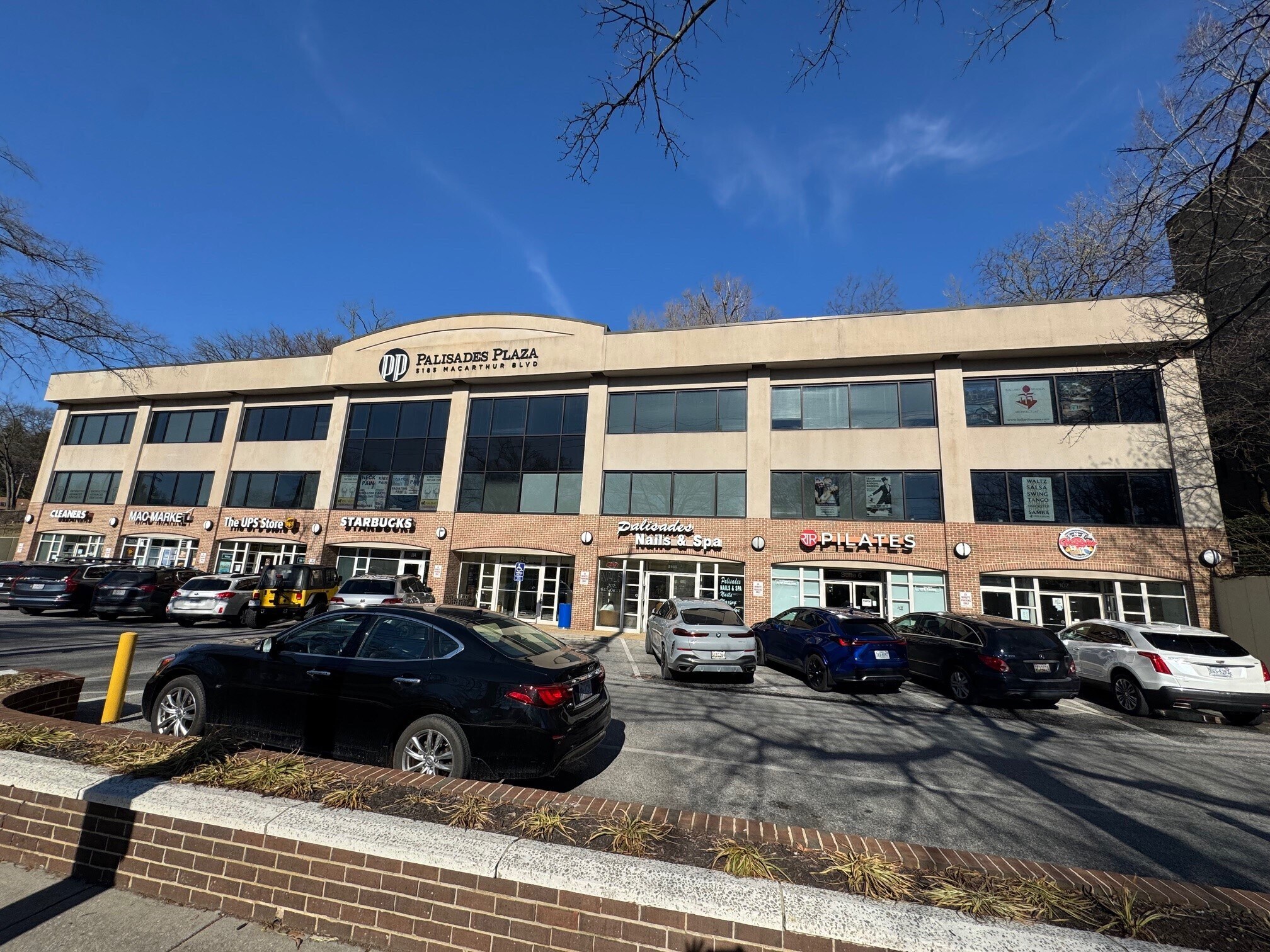 5185 MacArthur Blvd NW, Washington, DC à louer Photo principale– Image 1 sur 12