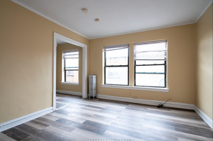 156-158 N Central Ave, Chicago, IL à vendre - Photo de l’immeuble – Image 2 sur 7