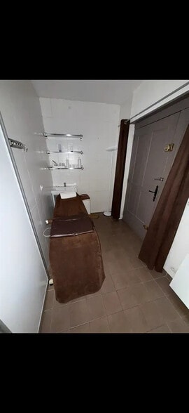 Local commercial dans Paris à louer - Photo de l’immeuble – Image 3 sur 6