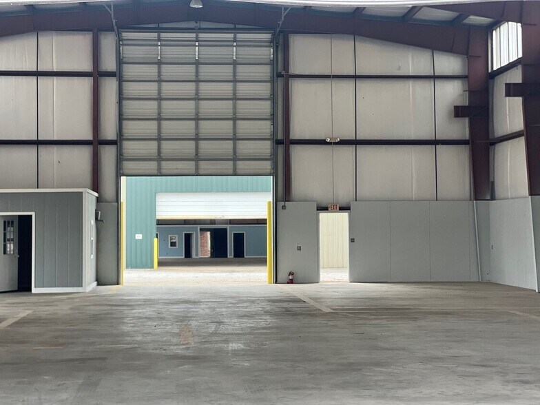 229 Highway 96, Broussard, LA à vendre - Photo intérieure – Image 3 sur 13