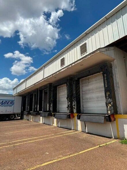 14419 Industry Ave, Laredo, TX à louer - Photo de l’immeuble – Image 3 sur 8
