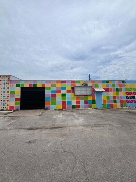 820 Shelby Ln, Austin, TX à louer - Photo de l’immeuble – Image 2 sur 13