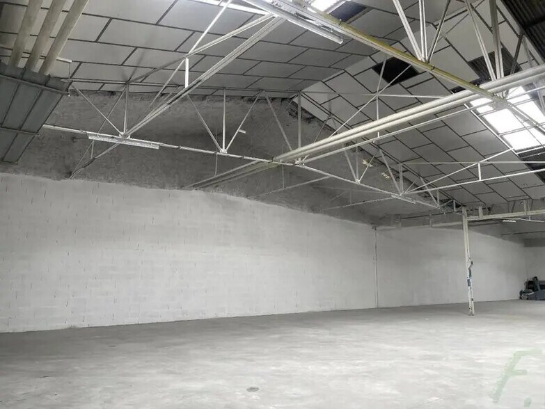 Industriel/Logistique dans Le Touvet à vendre - Photo de l’immeuble – Image 2 sur 7