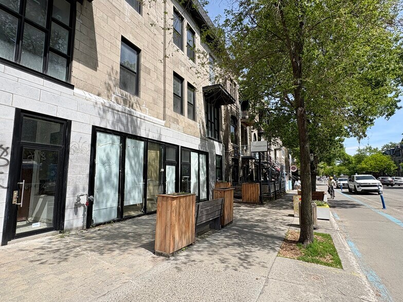 3999-4001 Rue Saint-Denis, Montréal, QC à louer - Photo de l’immeuble – Image 3 sur 5