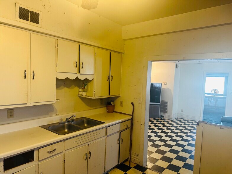 1677 Main St, Buffalo, NY à vendre - Photo de l’immeuble – Image 3 sur 17