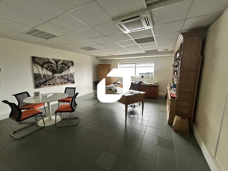 Bureau dans Houilles à louer - Photo de l’immeuble – Image 3 sur 19