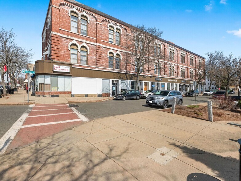 416 Main St, Wakefield, MA à vendre - Photo de l’immeuble – Image 3 sur 36