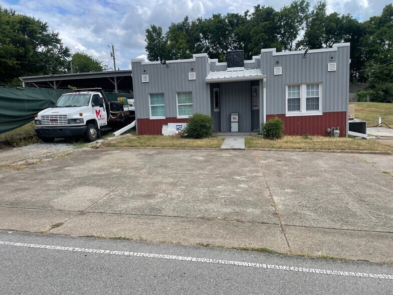 303 Bridgeway Ave, Old Hickory, TN à vendre - Photo de l’immeuble – Image 2 sur 3