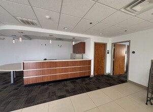 9120 W Broad St, Richmond, VA à louer Hall d’entrée– Image 2 sur 2