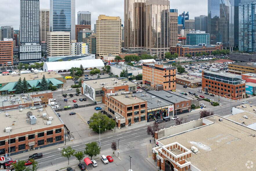 822 11th Ave SW, Calgary, AB à louer - Aérien – Image 3 sur 3