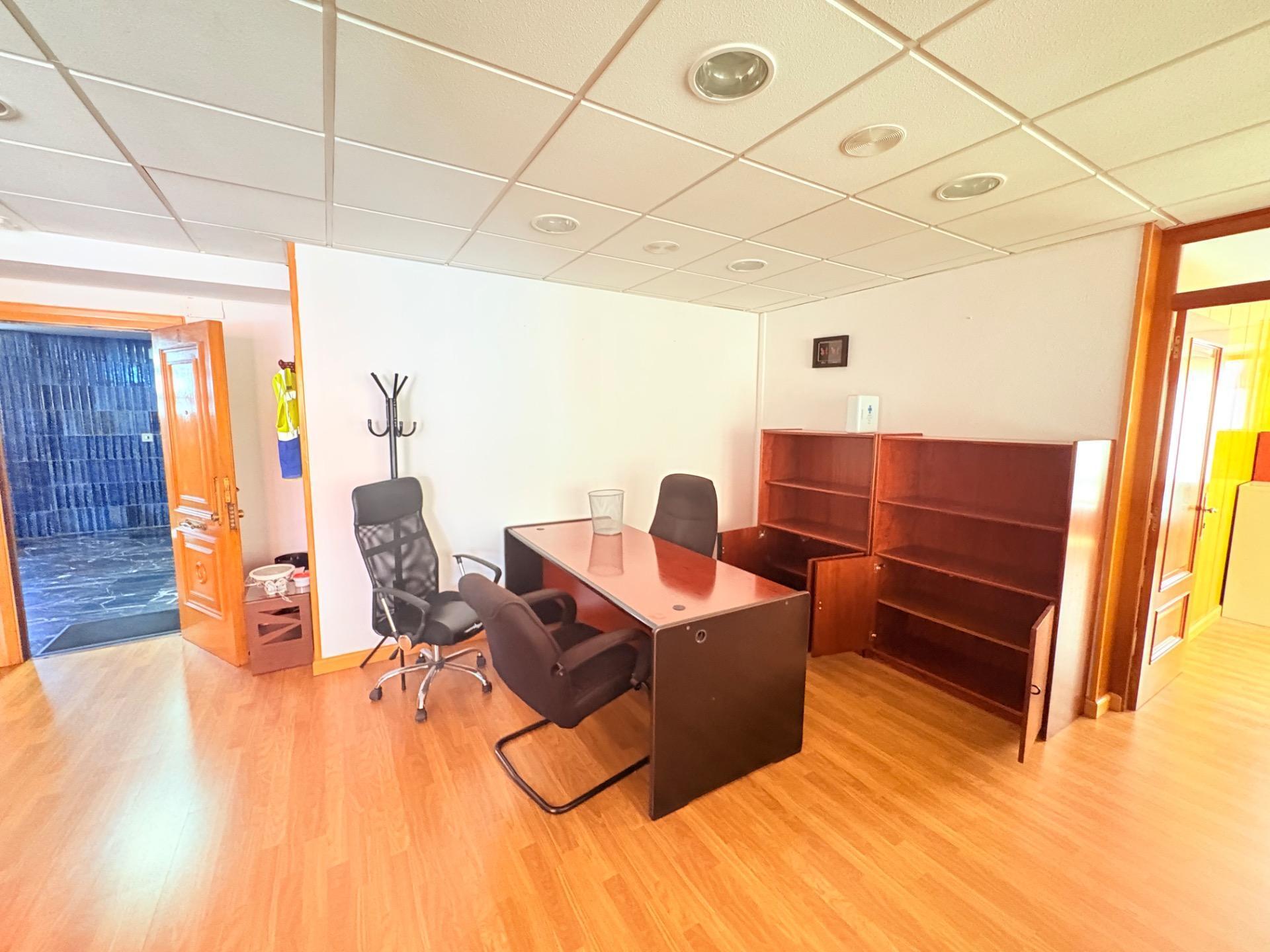 Bureau dans León, León à vendre Photo de l’immeuble– Image 1 sur 16