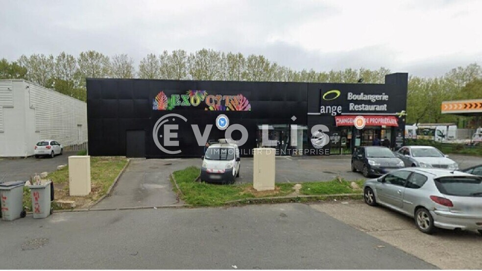 Local commercial dans Savigny-le-Temple à vendre - Photo de l’immeuble – Image 1 sur 1