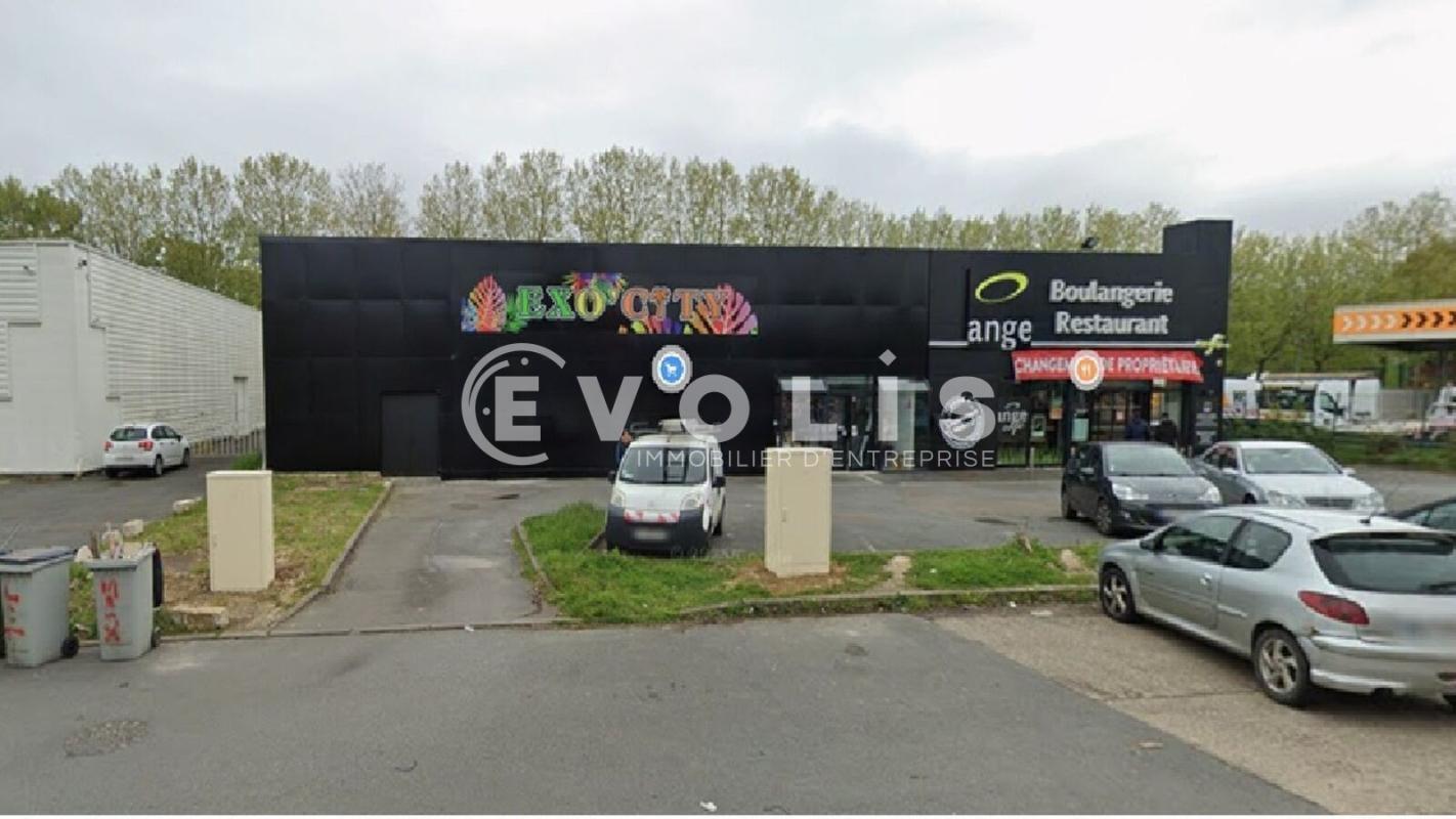 Local commercial dans Savigny-le-Temple à vendre Photo de l’immeuble– Image 1 sur 2