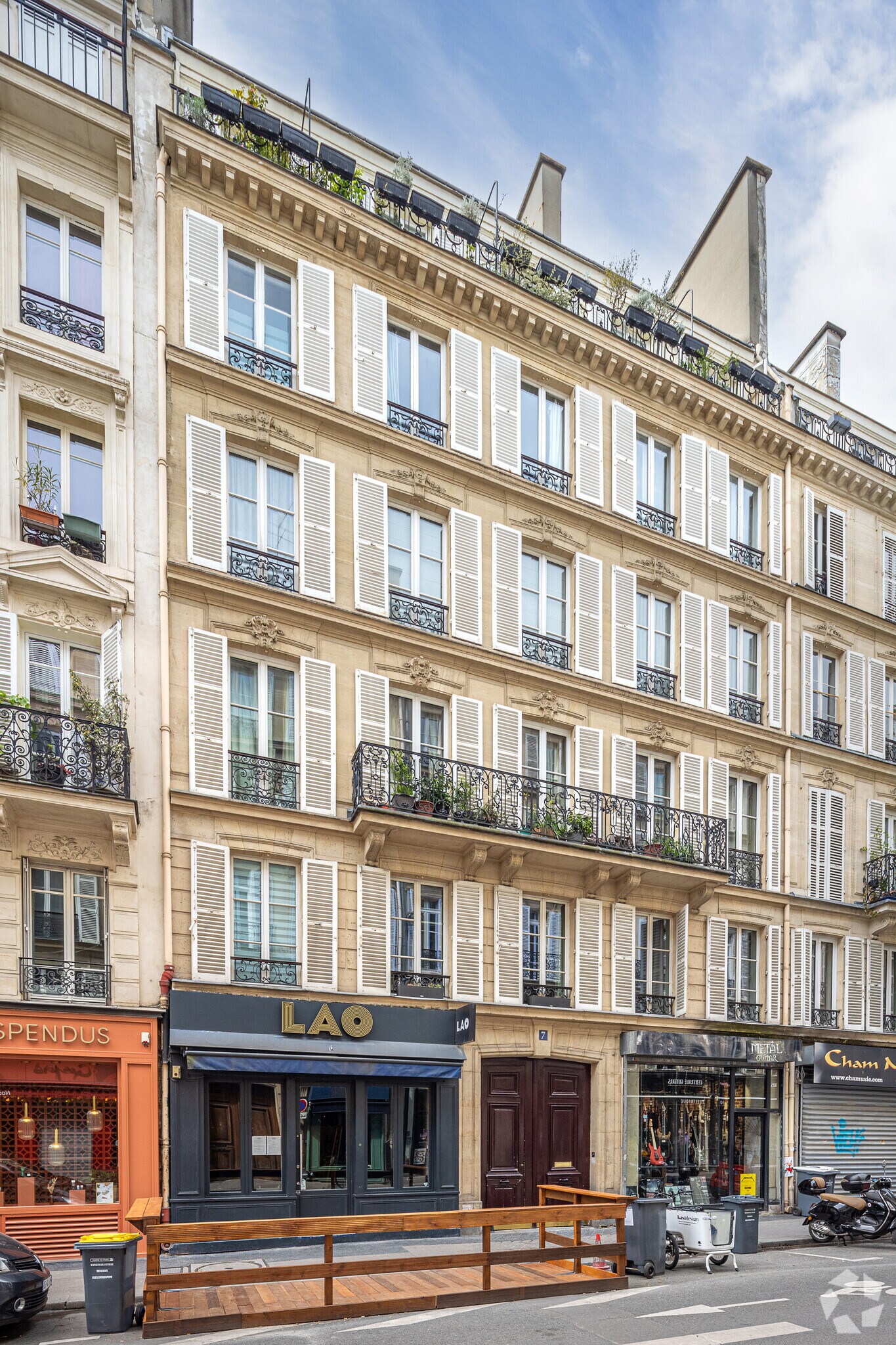 Immeuble residentiel dans Paris à vendre Photo principale– Image 1 sur 10