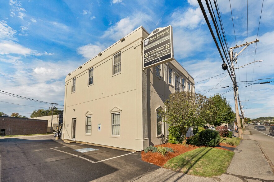 322 Amherst St, Nashua, NH à louer - Photo de l’immeuble – Image 2 sur 9