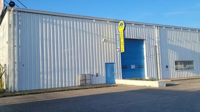 Plus de détails pour Industriel/Logistique à louer