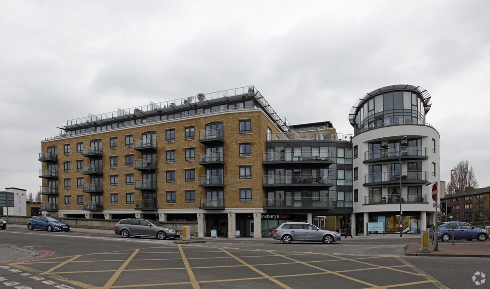 Kew Bridge Rd, Brentford à vendre - Photo de l’immeuble – Image 2 sur 36