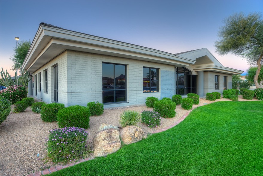 702 E Bell Rd, Phoenix, AZ à vendre - Photo principale – Image 1 sur 8
