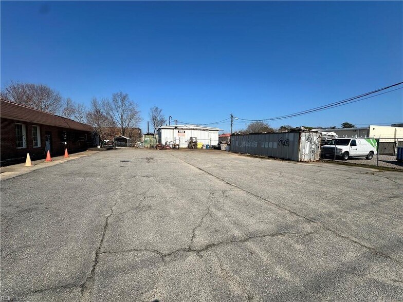 1702 Southern Blvd, Virginia Beach, VA à vendre - Photo de l’immeuble – Image 3 sur 6