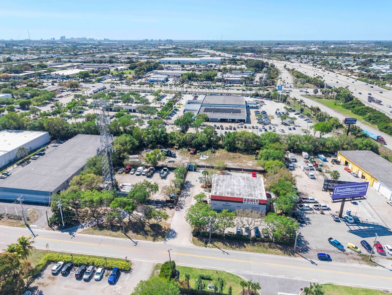 3900 Byron Dr, Riviera Beach, FL à louer - Photo principale – Image 1 sur 2