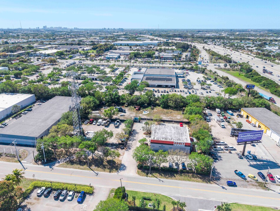 3900 Byron Dr, Riviera Beach, FL à louer Photo principale– Image 1 sur 3
