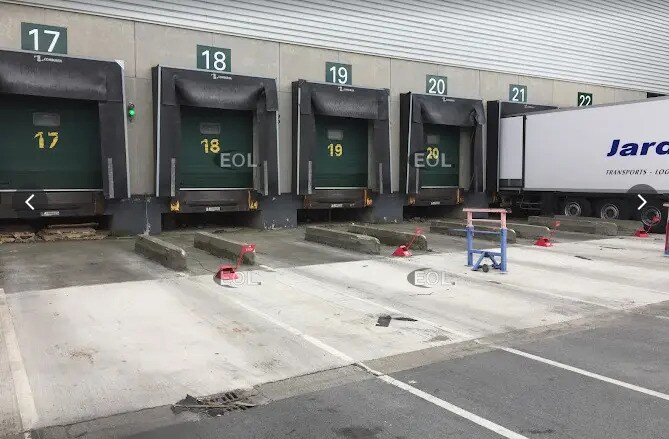 Industriel/Logistique dans Fretin à louer - Photo de l’immeuble – Image 2 sur 4