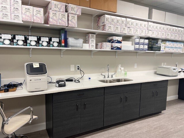 100 Parkway Office Ct, Cary, NC 27518 - Lot 100-102 - - Photo intérieure - Image 1 of 5