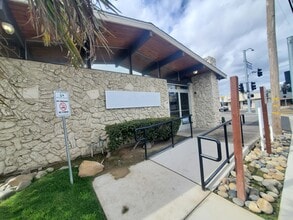 1141 N Olive, Turlock, CA à louer Photo de l’immeuble– Image 2 sur 13