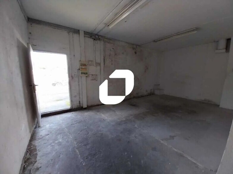 Local d’activités dans Bordeaux à louer - Photo de l’immeuble – Image 2 sur 4