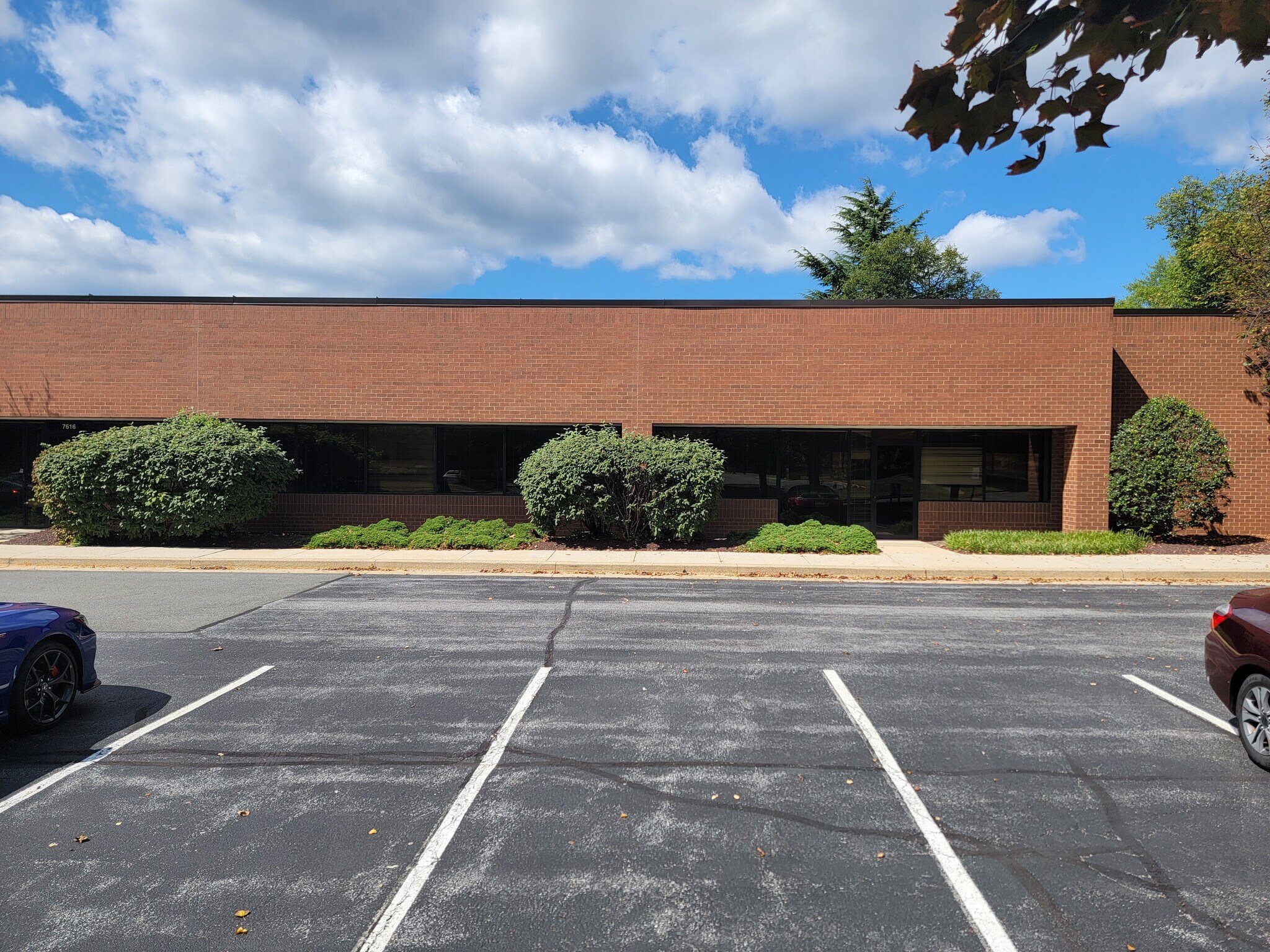 7520 Standish Pl, Rockville, MD à louer Photo principale– Image 1 sur 17