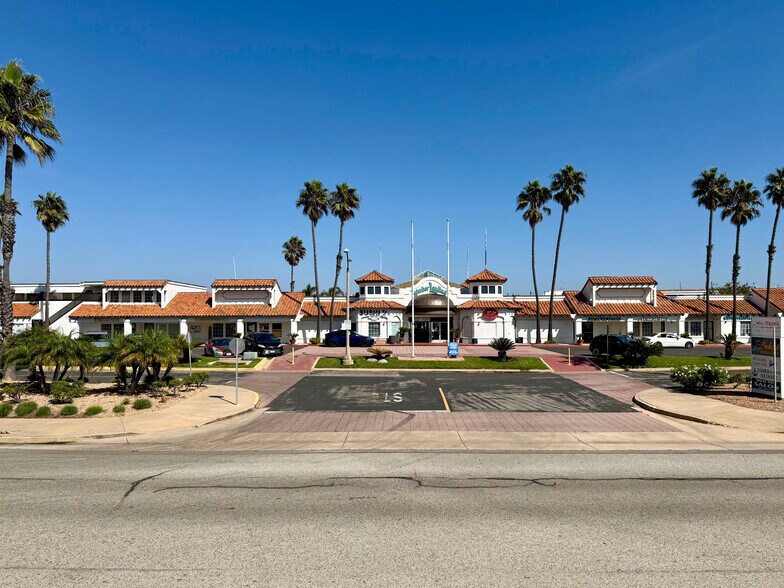2800-2840 Harbor Blvd, Oxnard, CA à vendre - Photo de l’immeuble – Image 2 sur 12