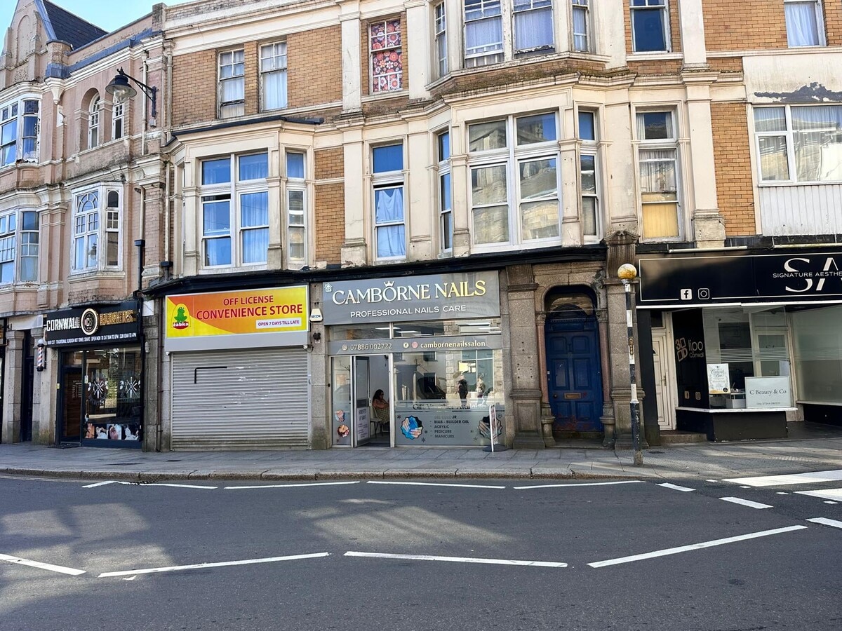 22 Commercial St, Camborne, CON TR14 8JY - Lot 22 - - Photo intérieure - Image 1 of 2