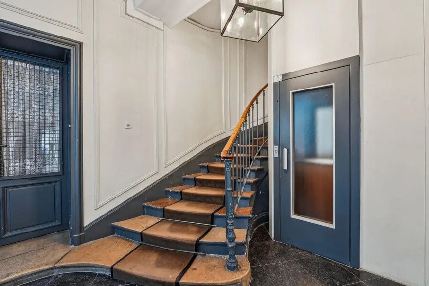 255 Rue Saint-Honoré, Paris à vendre - Photo de l’immeuble – Image 2 sur 7