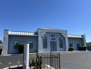 3360 E Russell Rd, Las Vegas, NV à louer Photo de l’immeuble– Image 1 sur 6