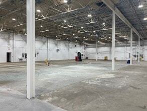 33 Rajon Rd, Bayport, NY à louer Photo intérieure– Image 2 sur 2