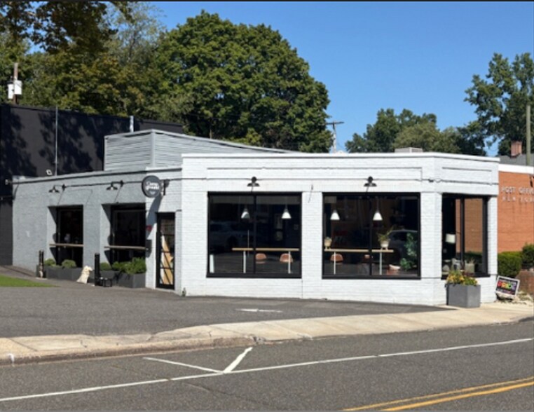 208 Sea Cliff Ave, Sea Cliff, NY à vendre - Photo principale – Image 1 sur 2