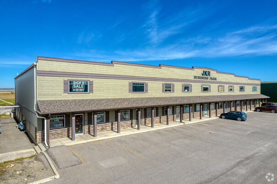 220 3rd St NE, Black Diamond, AB à louer - Photo de l’immeuble – Image 1 sur 3