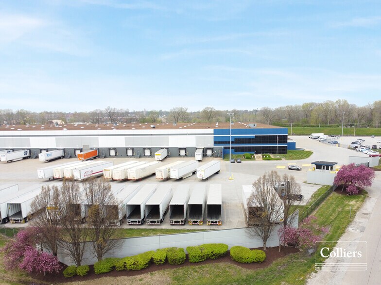 65 Corporate Woods Dr, Bridgeton, MO à louer - Photo de l’immeuble – Image 2 sur 3
