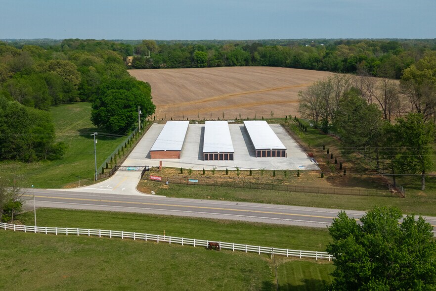4624 Highway 31 W, Cottontown, TN à vendre - Photo de l’immeuble – Image 2 sur 22