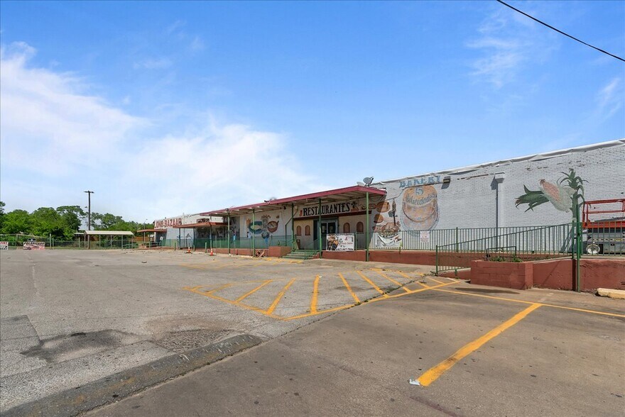 318 E Long Ave, Fort Worth, TX à vendre - Photo de l’immeuble – Image 2 sur 36