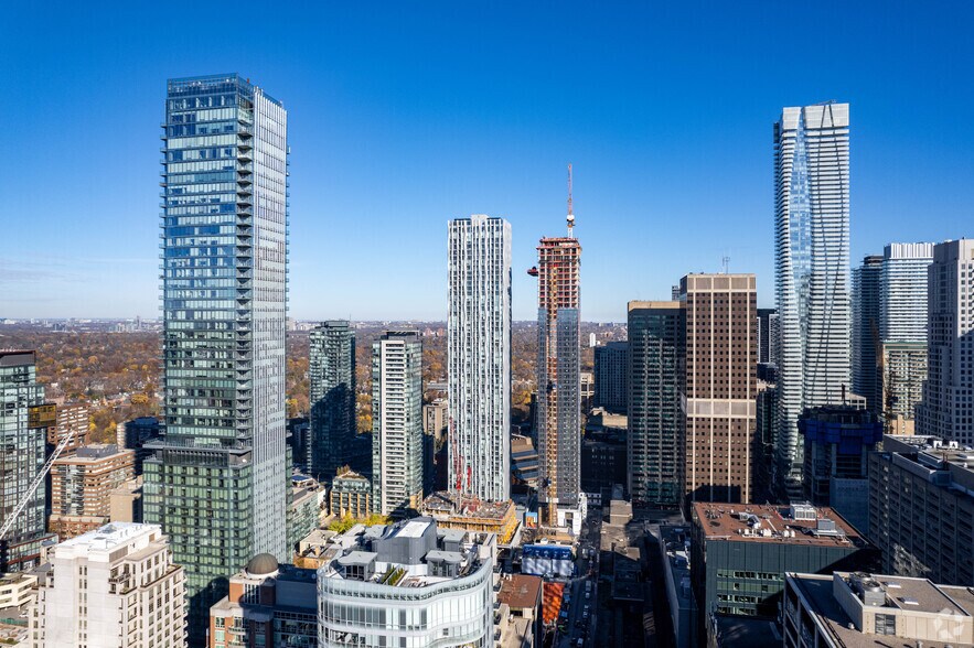 1 Yorkville Ave, Toronto, ON à vendre - Aérien – Image 3 sur 3