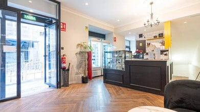 Local commercial dans Madrid, Madrid à louer Photo intérieure– Image 1 sur 35