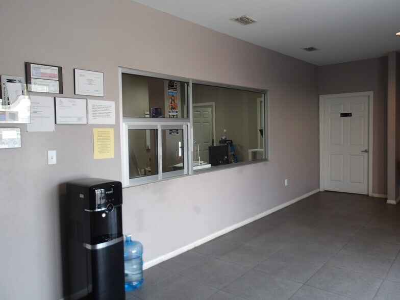 503 S 11th St, McAllen, TX à louer - Photo intérieure – Image 2 sur 18