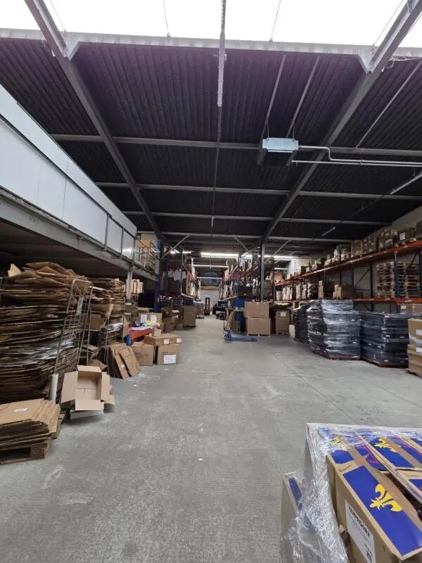 Local d’activités dans Ingré à louer Photo intérieure– Image 1 sur 6