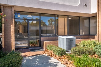 13830 N 58th St, Clearwater, FL à louer Photo de l’immeuble– Image 2 sur 13